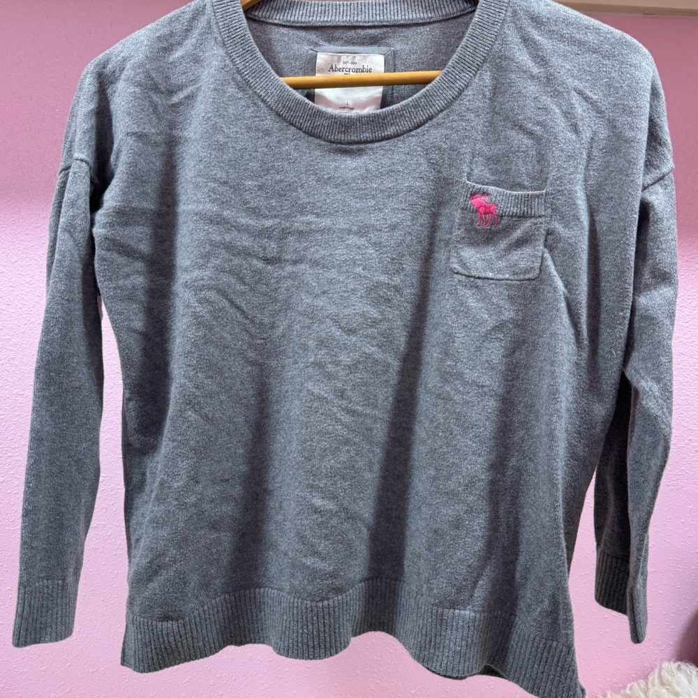 Gray Abercrombie & Fitch Sweater